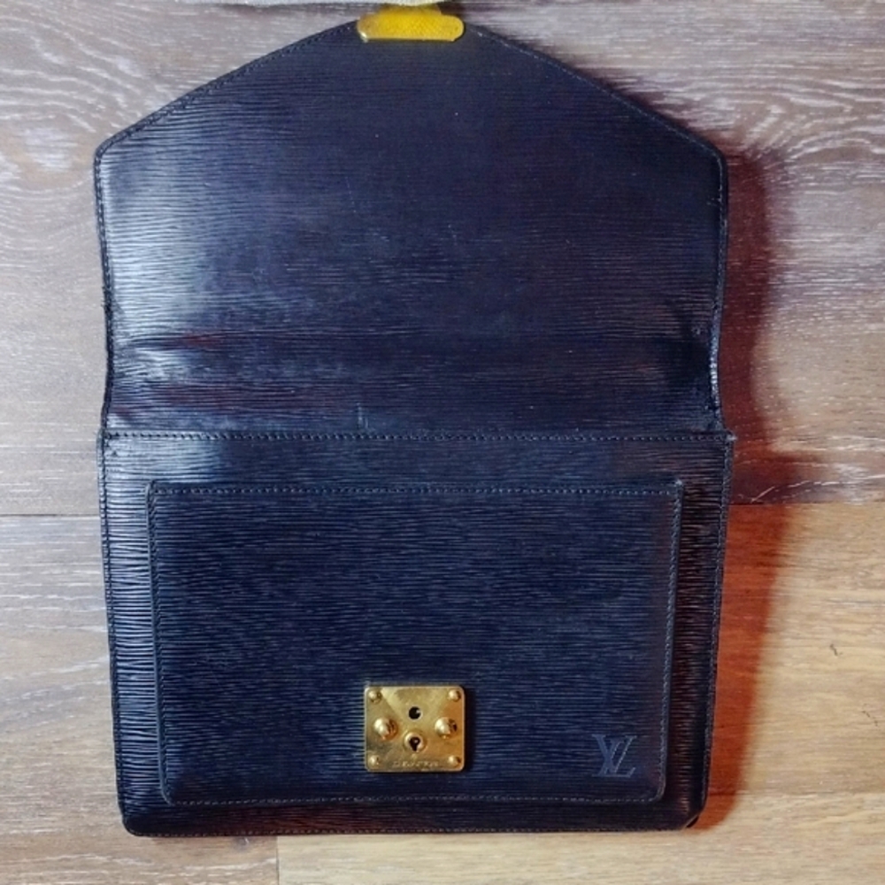 Louis Vuitton Vintage Black Epi Leather Crossbody Bag - Marc Jacobs Collection - Picture 5 of 17